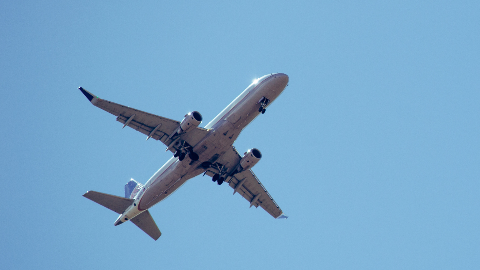 Local airport shuttle service in Bolingbrook, Airport shuttle in Bolingbrook, Illinois, Airport Shuttle Service, from Stop & Go Limo Airport Shuttle Service.