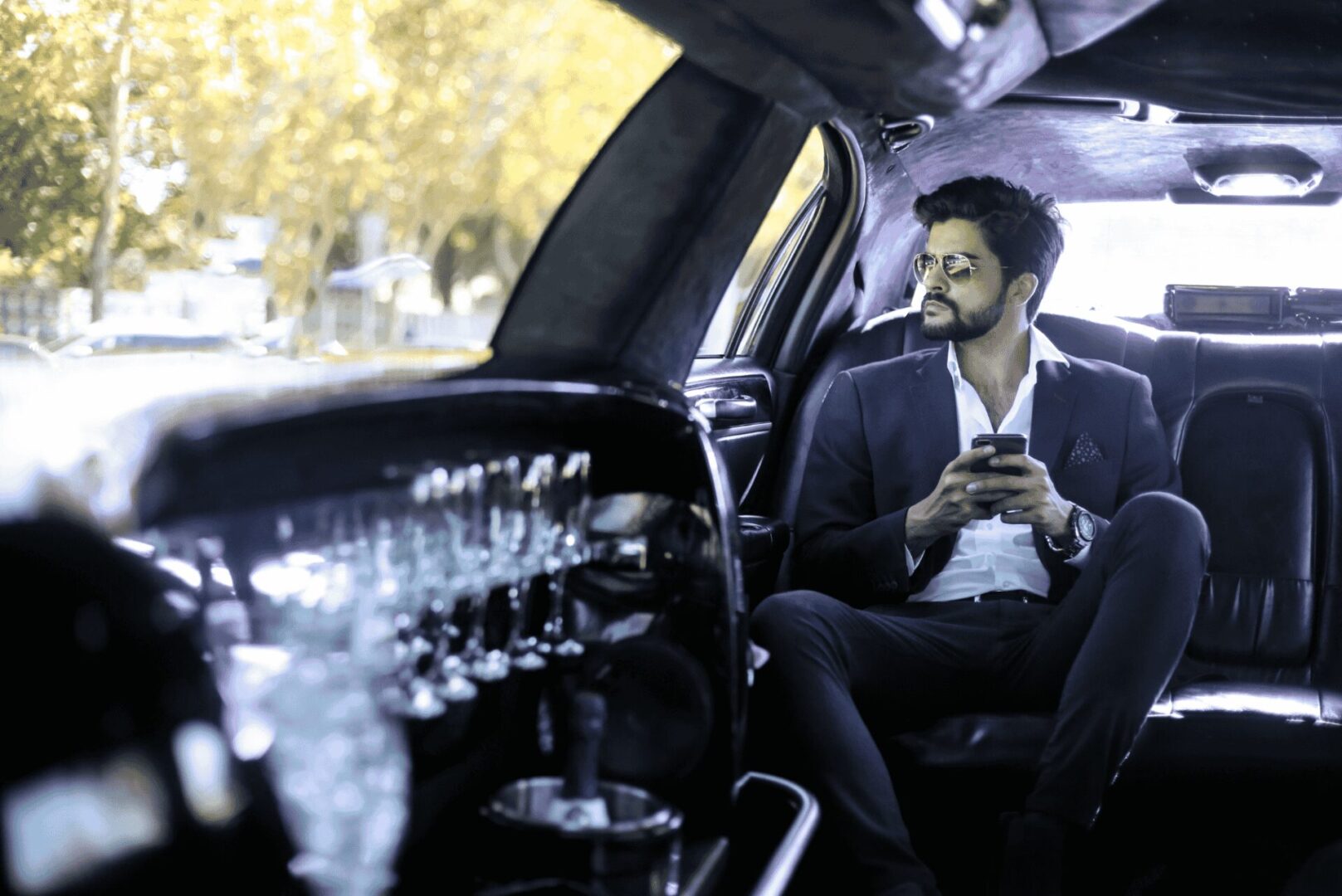 Local limousine service in New Lenox, Luxury limousine for hire in New Lenox, Illinois, from Stop & Go Limo Airport Shuttle Service.
