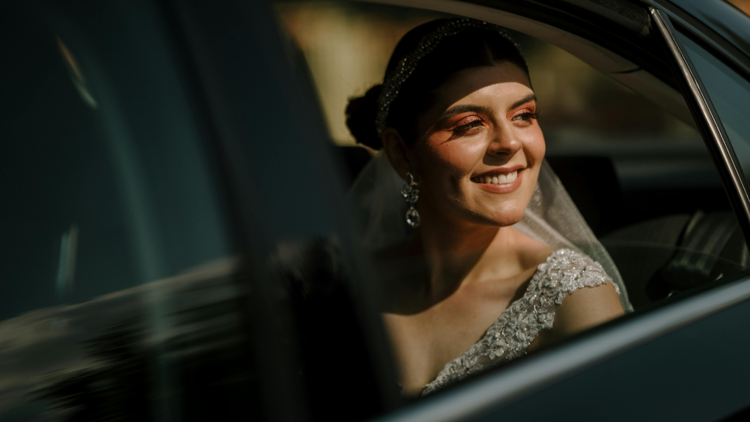 Local airport shuttle service in Elwood, Wedding and event transportation in Elwood, Illinois, Airport Shuttle Service, from Stop & Go Limo Airport Shuttle Service.