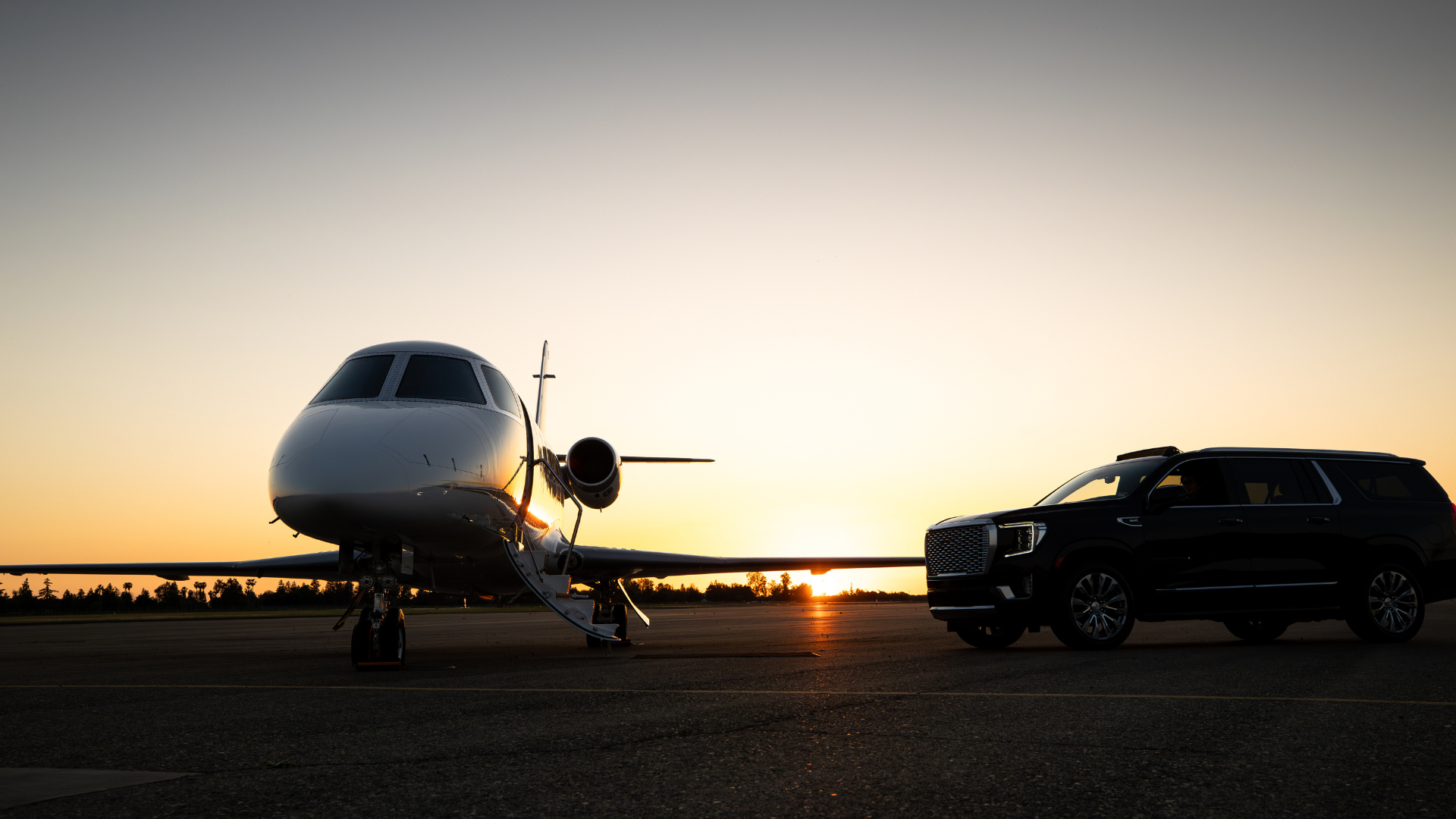 Local airport shuttle service in Homer Glen, Limousine transportation in Homer Glen, Illinois, Airport Shuttle Service, from Stop & Go Limo Airport Shuttle Service.