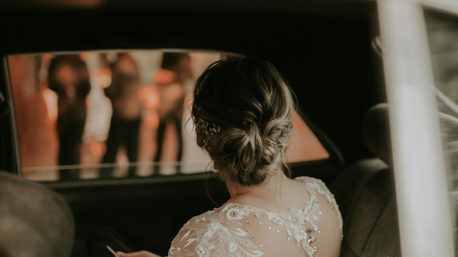 Local airport shuttle service in Monee, Wedding and event transportation in Monee, Illinois, Airport Shuttle Service, from Stop & Go Limo Airport Shuttle Service.