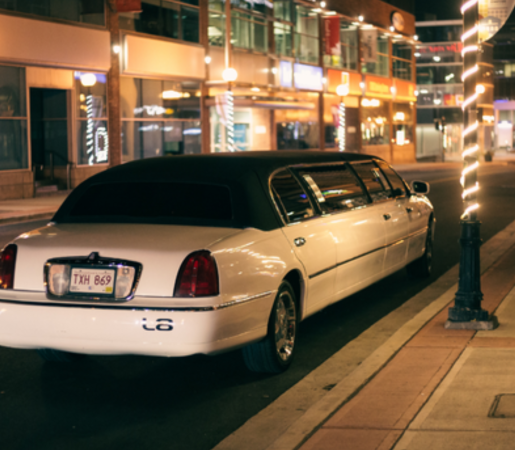 Local airport shuttle service in Morris, White limousine in Morris, Illinois, Airport Shuttle Service, from Stop & Go Limo Airport Shuttle Service.