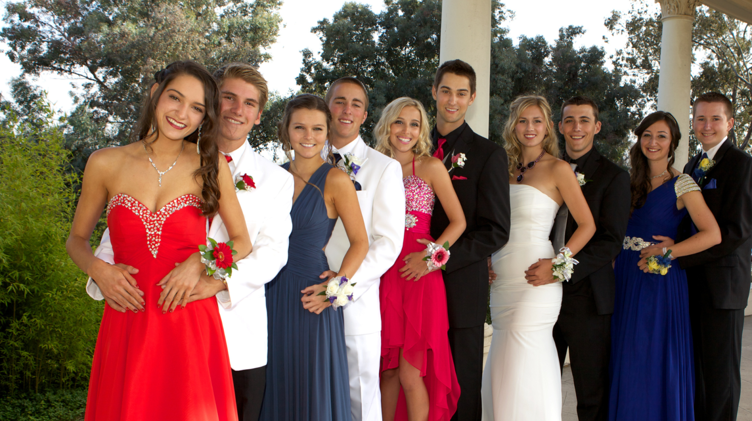 Local airport shuttle service in Chicagoland, Students celebrating on a prom night party bus, Airport Shuttle Service, Illinois, from Stop & Go Limo Airport Shuttle Service.