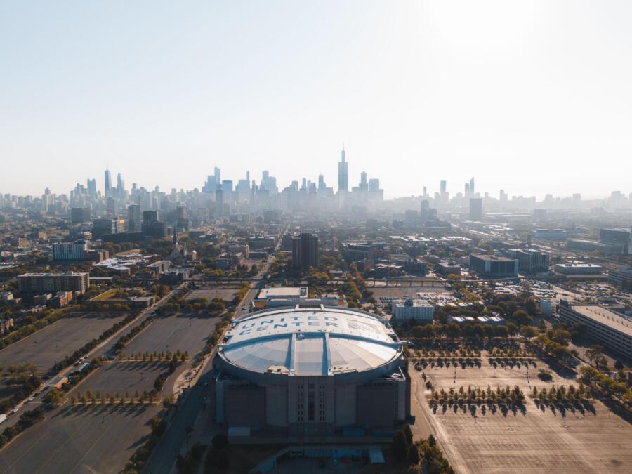 Local party bus rental service in Chicagoland, Chicago Bulls party bus transportation to the United Center, serving Chicagoland, from Stop & Go Limo Airport Shuttle Service.